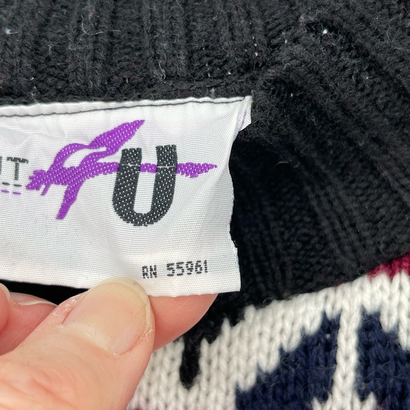 Vintage Cut 4 U Men's Turtleneck Patterned Knit Sweater Black, Burgundy & Green - Picture 10 of 16